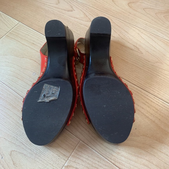 MICHAEL Kors Charm Res Sling Platform Pumps - Picture 6 of 8